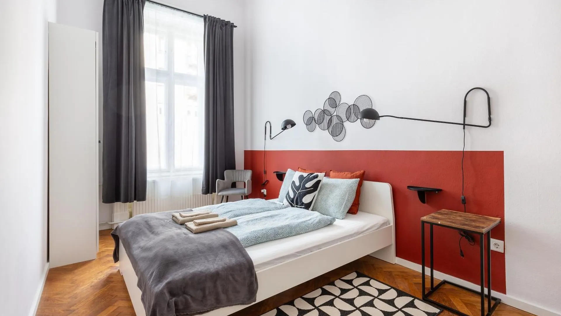 R61 Rakoczi Apartment elérhetőségei